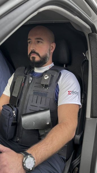 World first: SOS Cash & Value's security guards reinforce their mission’s safety and security by equipping themselves with Wearin’s high-tech vest with environmental and biometric sensors